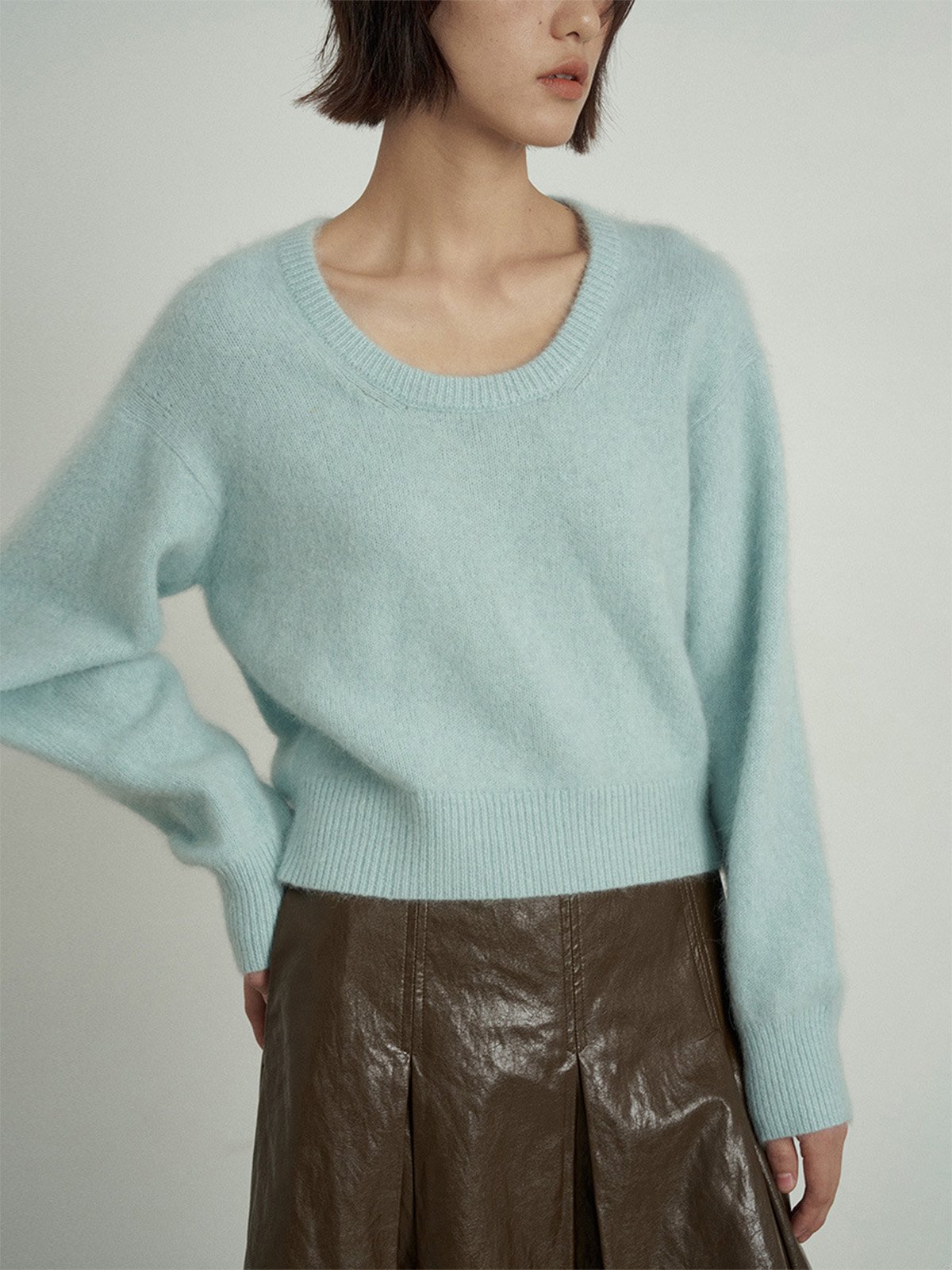 Raccoon and Wool Knitted Sweater in Winter L4215231005