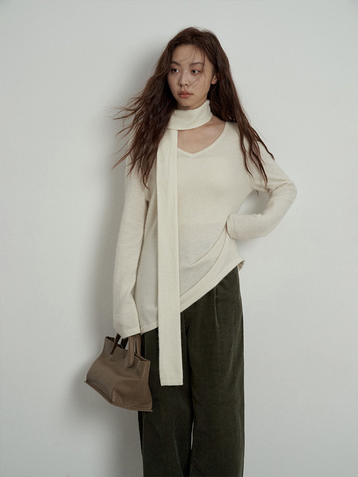 Raccoon wool V-neck Casual Sweater L4215241154 - 图片 3