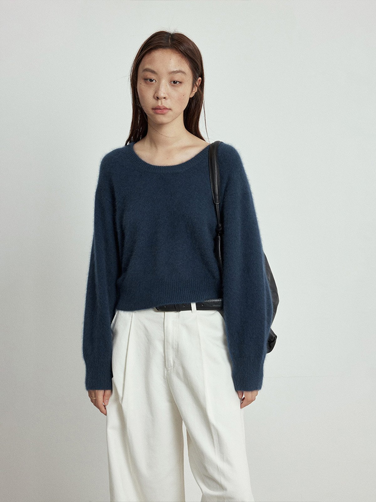 Raccoon and Wool Knitted Sweater in Winter L4215231005 - 图片 4