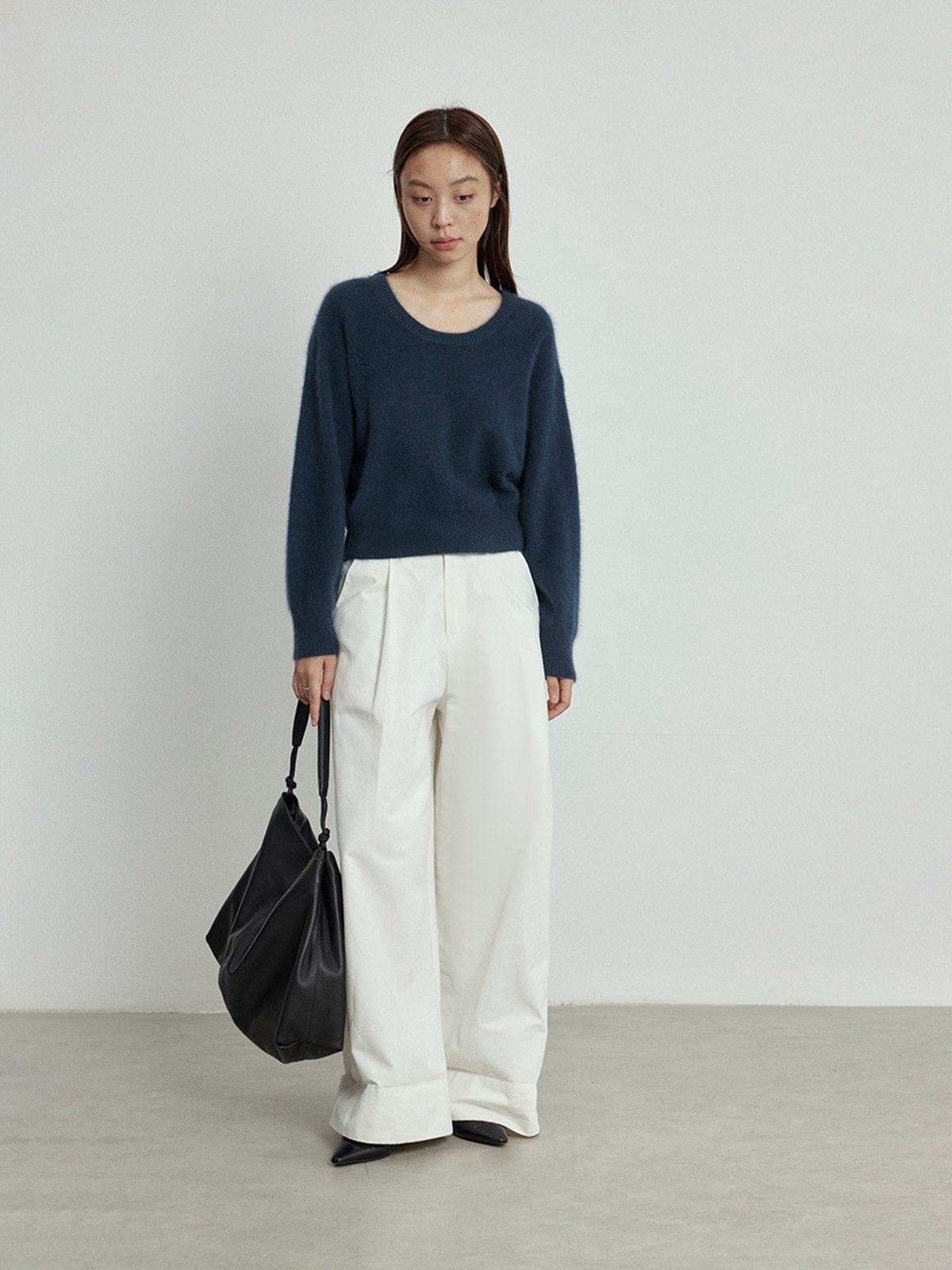 Raccoon and Wool Knitted Sweater in Winter L4215231005 - 图片 3