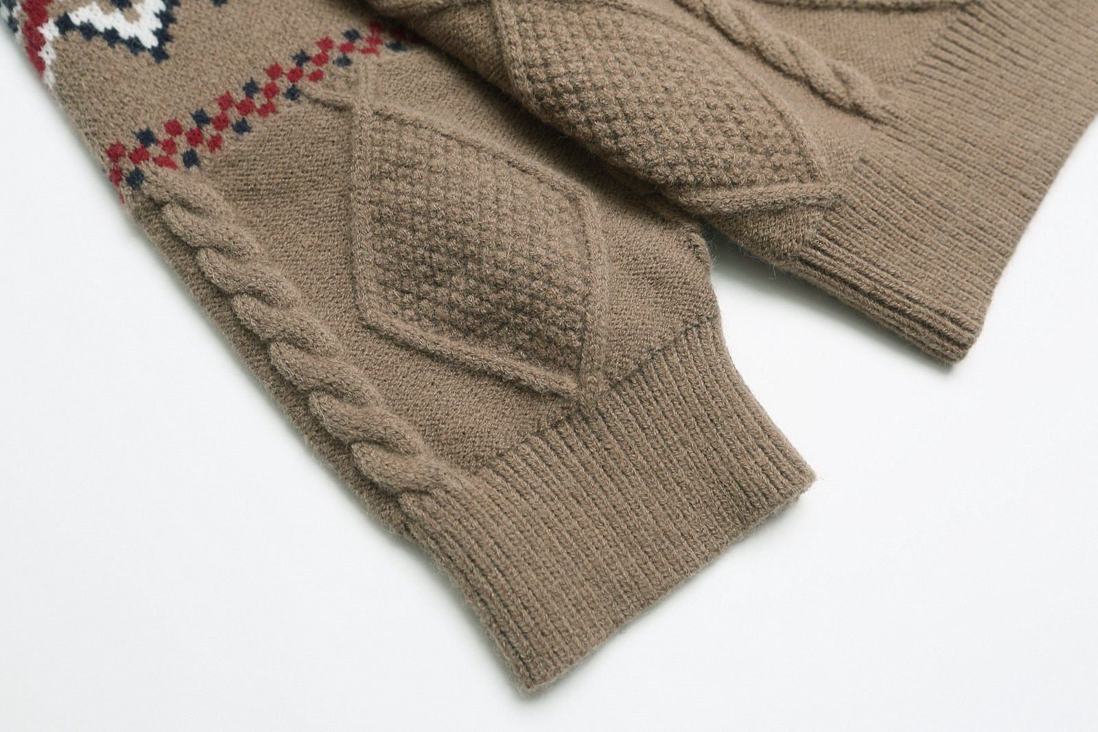 Casual men's sweater with diamond-shaped patterns - 图片 4