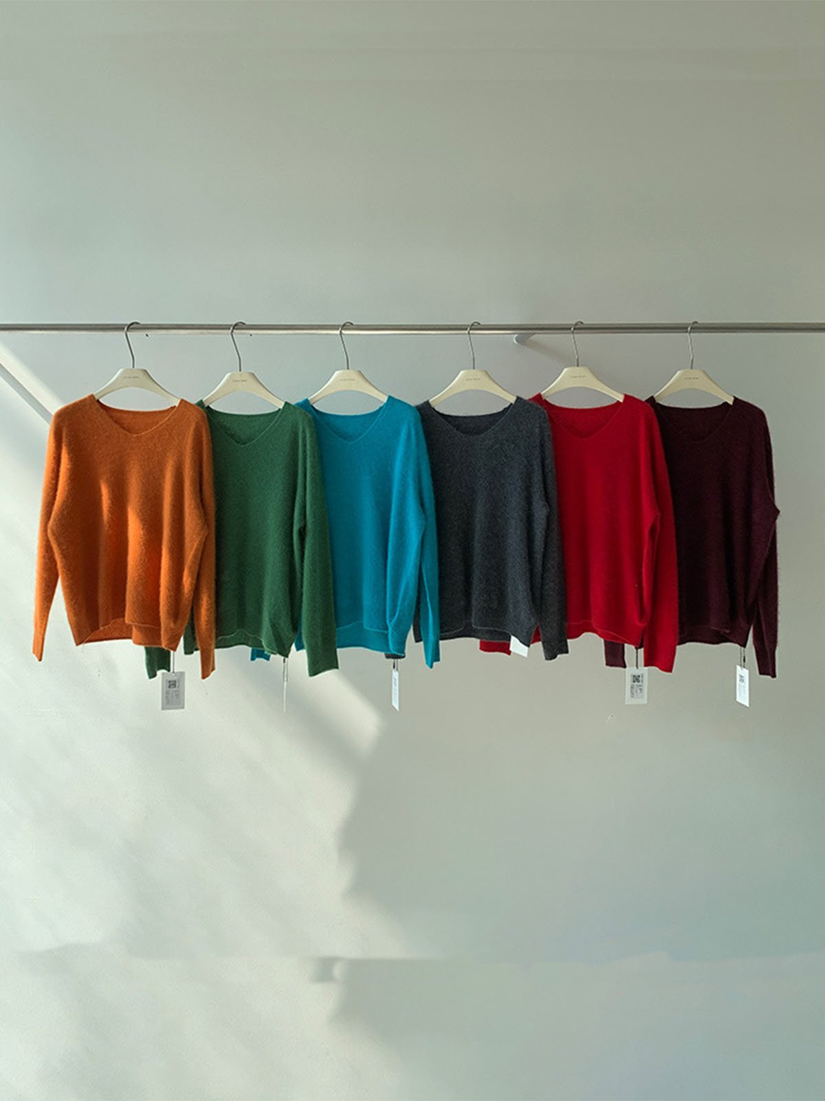 V-neck Skin-friendly Wool Sweater 57830